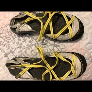 Jambu outdoors laced sandals worn maybe five times